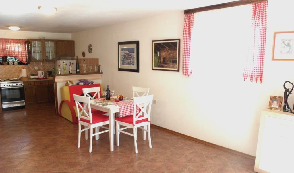 Apartmani Volga Petrcane Exterior foto